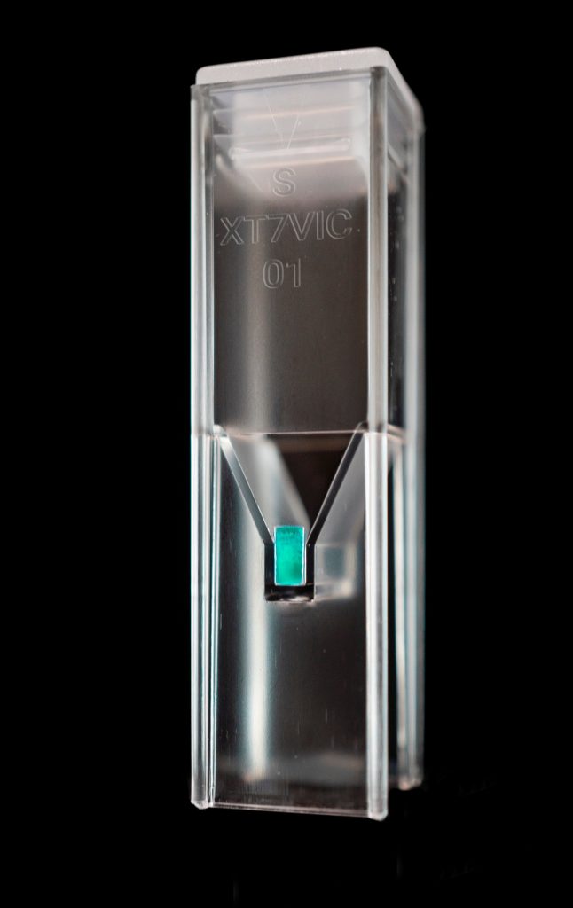 The SpectroCuvette™ S measures angle-resolved scattering alongside absorbance.